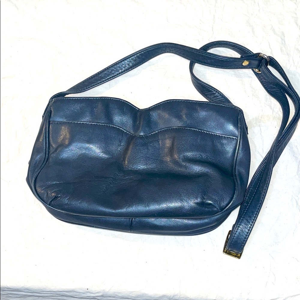Elegant Navy Blue Leather Shoulder Bag Brio